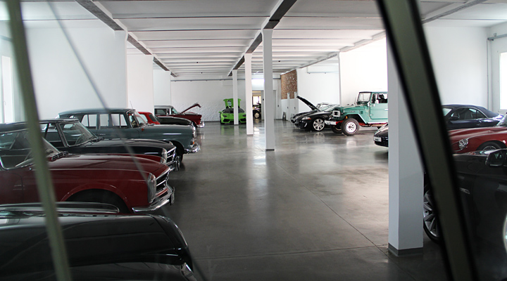 Hallier Classic Cars Showroom